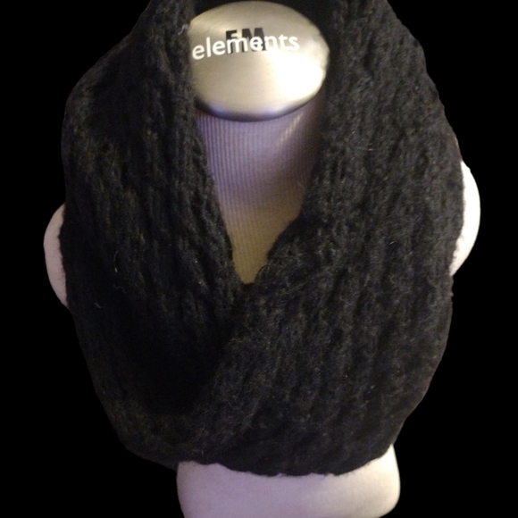 Euc Rue 22 infinity scarf - Picture 3 of 3